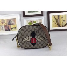 Gucci 409535 Bee GG Supreme Mini Chain Bags