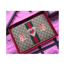 Gucci 431416 GG Supreme pouch Heart