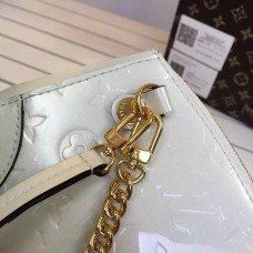 LOUIS VUITTON SANTA MONICA LUTCH White M50408