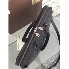 LOUIS VUITTON TOTE EXPLORER M40567