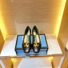 Gucci Leather Mid-heel Pumps with Half Moon GG 565600 Black 2019